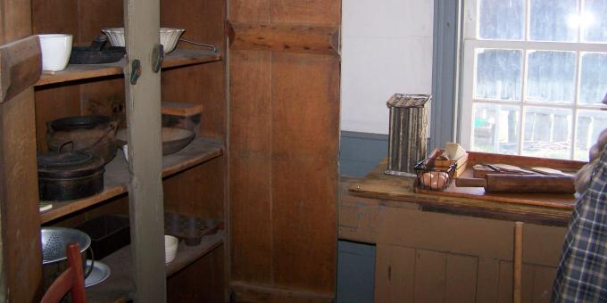 Sherk Log House Kitchen Cupboard