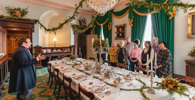 Dining Room at Dundurn Castle decorated for the holidays