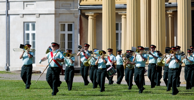 Performing on the grounds of Dundurn Castle